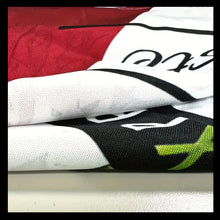 Load image into Gallery viewer, Italian Flag Design Pizza Apron, 100% Polyester, 140Gsm Woven Fabric, Kitchen Cooking Apron for Home Use, 3-Color Striped Pattern, Durable & Easy to Clean