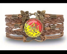 Load image into Gallery viewer, Sicily Trinacria
Pentagram Jewelry
Magic Bracelet
Bangle, Mythology Mystery pedant
Brown leather

