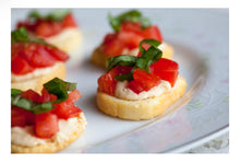 Load image into Gallery viewer, Bruschettini Toasts with Garlic &amp; Parsley by Asturi - 4.2 oz.
